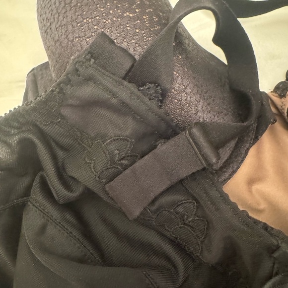 DIY / Craft Bra Lot – Lace, Straps & Intimates for Upcycle, Sewing, Repurpose - Picture 3 of 12